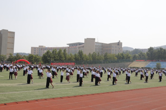 haobo.com隆重举行2016级军政训练总结大会暨开学典礼