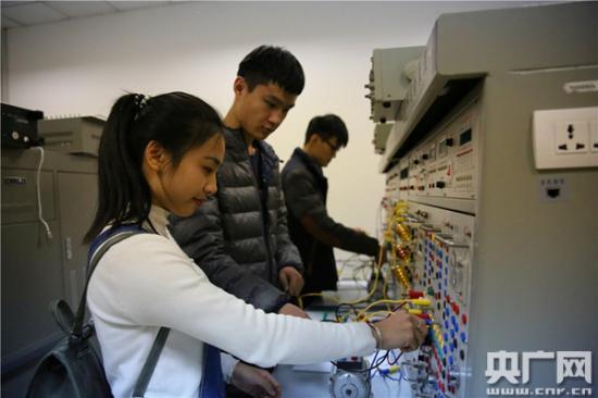 点击图片翻到下一页>>